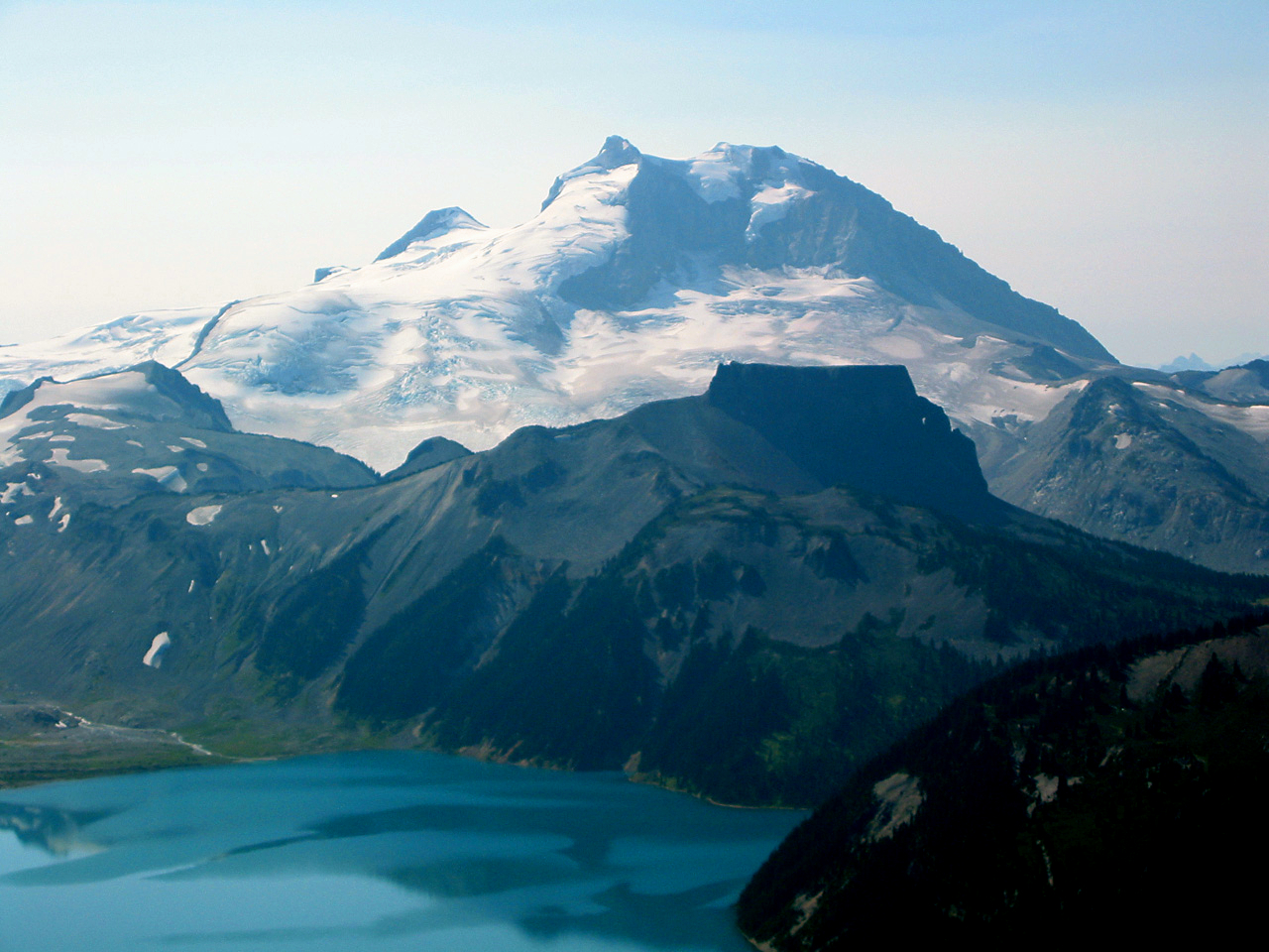 hike scenery for Garibaldi Lake Trail near British Columbia
