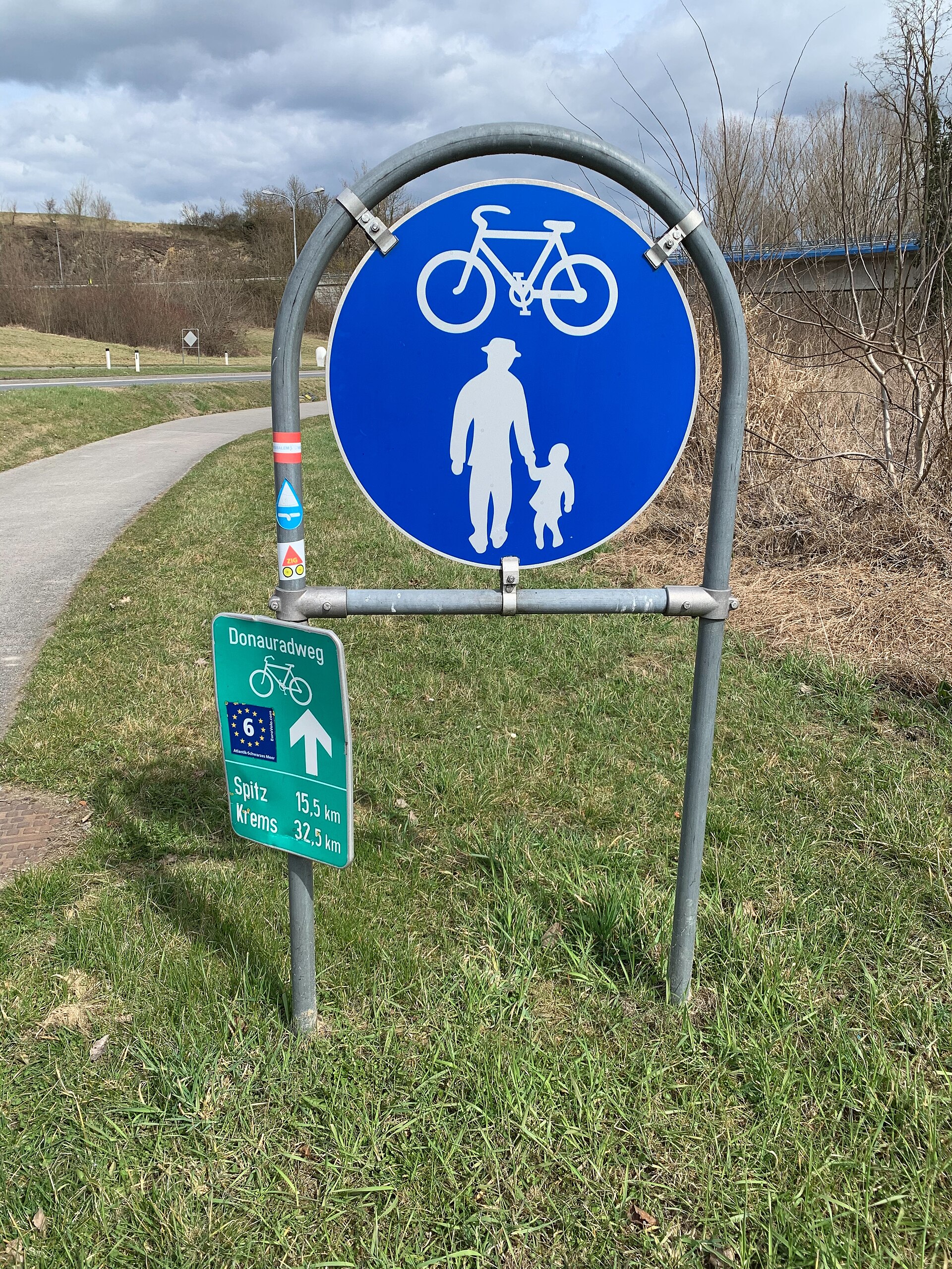 bike ride scenery for Danube Cycle Path Wachau near Wachau Valley